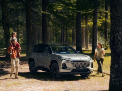 Untitled-3_0002_RAV4_031_PHEV_26_Extension_WEB-600x400